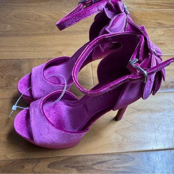 NWT Gianni Bini Karmello Velvet Flower Ankle Strap Platform Dress Sandals - Picture 5 of 10